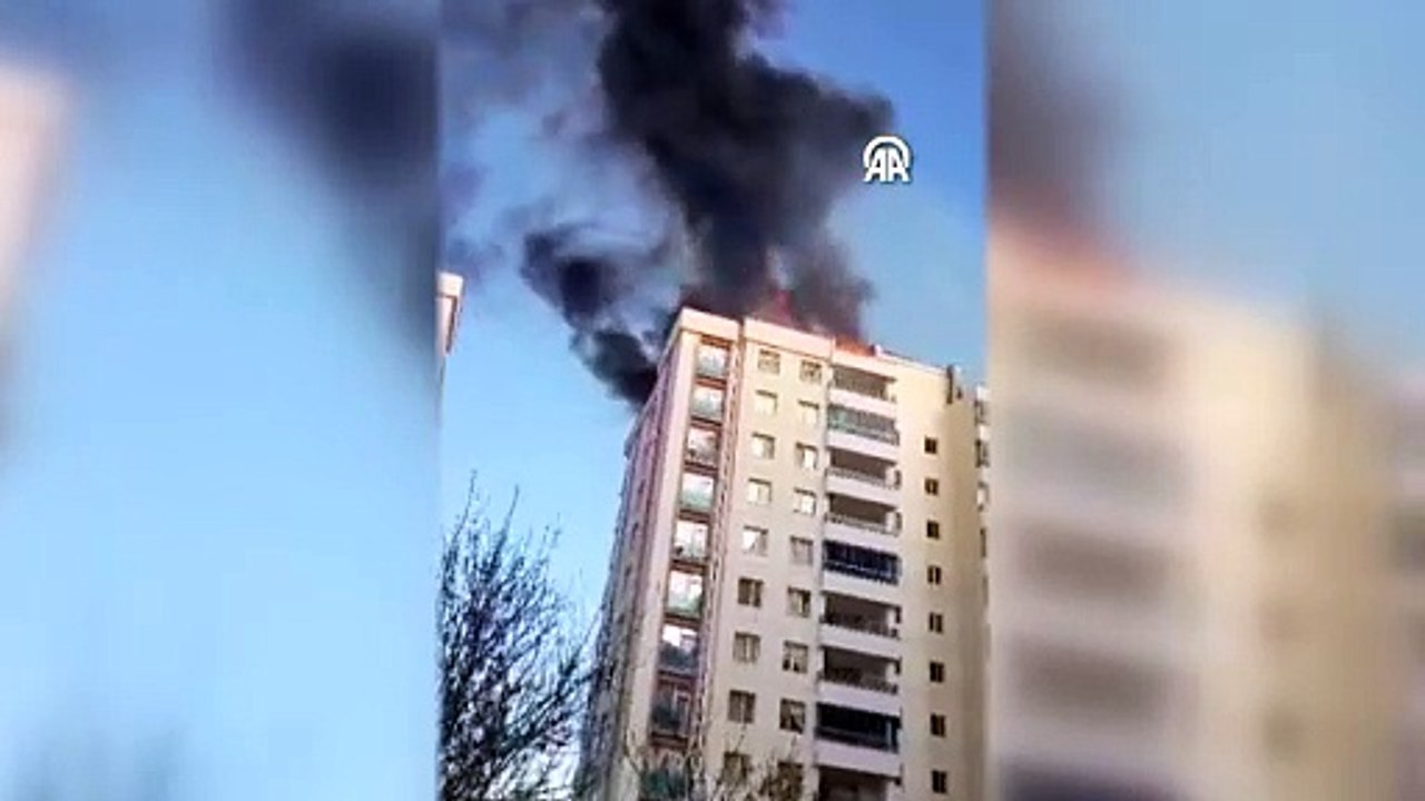 Yangına müdahale sırasında yüksekten düşen itfaiye personeli yaralandı