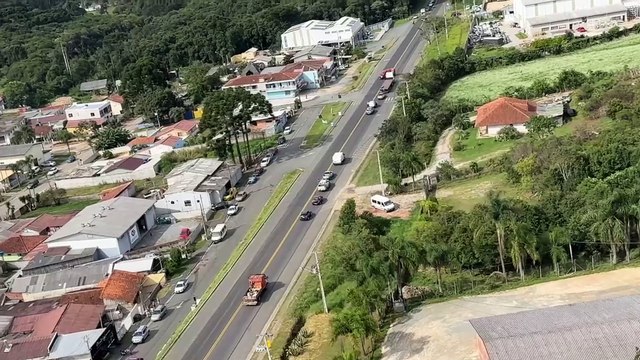 Idoso sofre traumatismo craniano ao cair de quadriciclo e é socorrido de helicóptero; vídeo