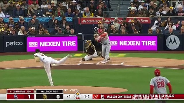 ¡Willson contreras conecta su primer jonrón de la temporada y empuja 2 carreras!