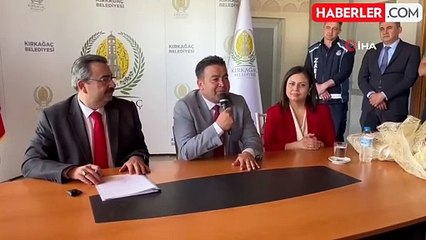 Kırkağaç'ta belediye başkanı resmi sonuçlar ilan edilmeden görevini devretti
