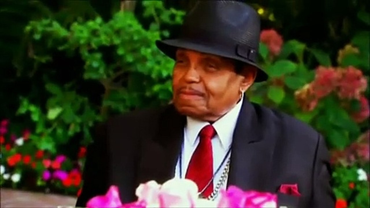 Oprah Talks to Michael Jackson's Mom & Kids Nov.8.2010 2_3