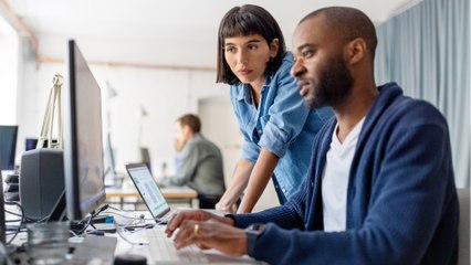 Faut-il être gentil au travail pour progresser plus vite ?