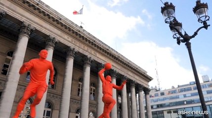 Le statue giganti di Bebe Vio, Mbapp? e LeBron a Parigi
