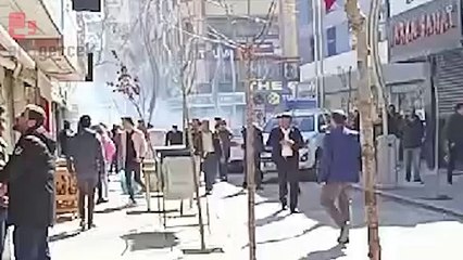 Van'da polis müdahalesinde çok sayda kişi gazdan etkilendi.