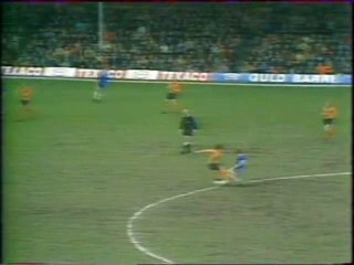 WOLVERHAMPTON  - CHELSEA  -  1977  -  SAISON  1976/1977 -