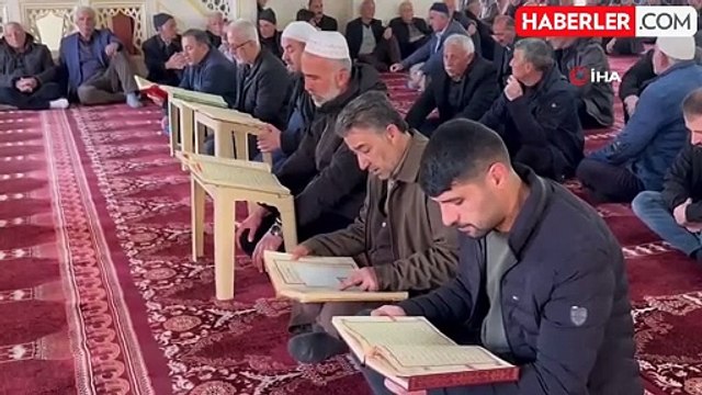 Yüksekova'da mukabele geleneği yaşatılıyor