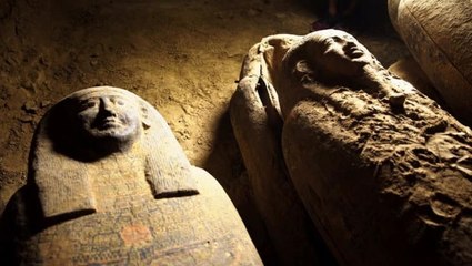 下载视频: 13 Mummies Coffins Unearthed in Egypt