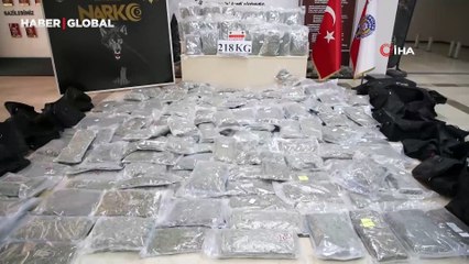 Valizler dolusu uyuşturucuyu sokacaklardı! Kapıkule'de yakalandılar