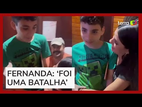 Ex-BBB Fernanda Bande reencontra filho autista: 'Estava com saudade'