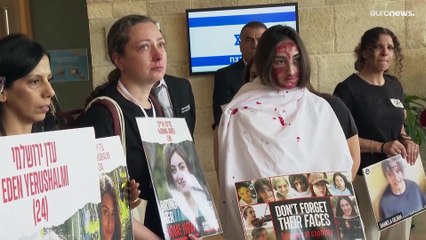 أهالي النساء الرهينات في غزة ينددون بـ"تقاعس الحكومة الإسرائيلية"