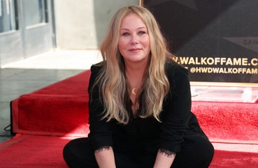 Christina Applegate can no longer shower because of her MS