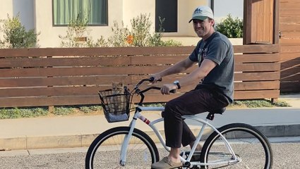 Couple Lets Their Kitten Pick Out Their Family Christmas Tree
