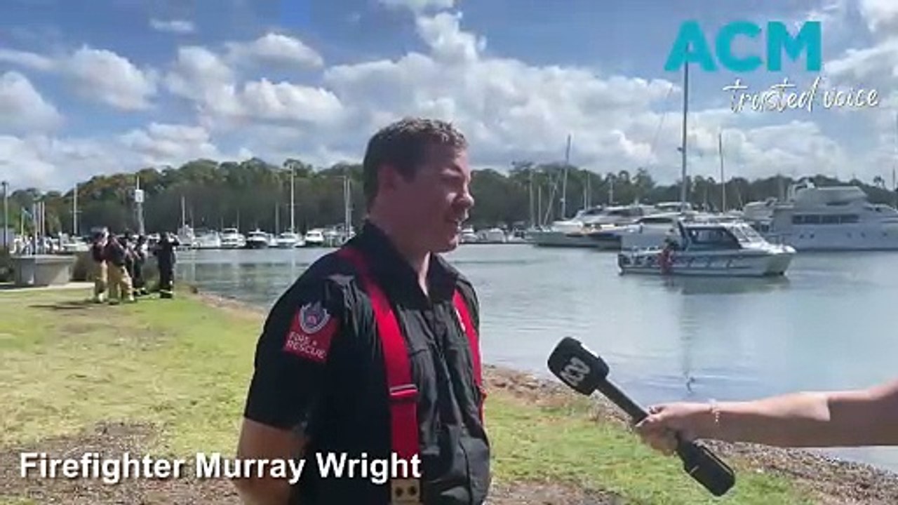 Gyrocopter pulled from lake after crash