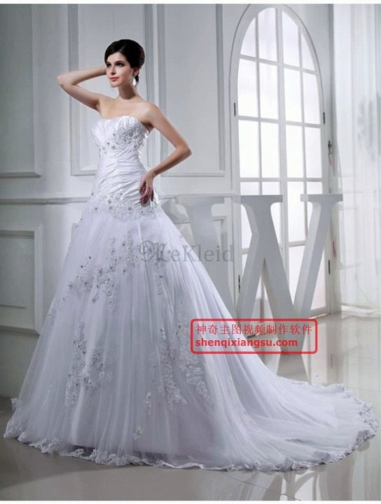 Bei diesem Brautjungfernkleid wird nicht nur auf die Gestaltung