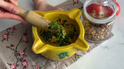 Dorada en salsa verde con almendras