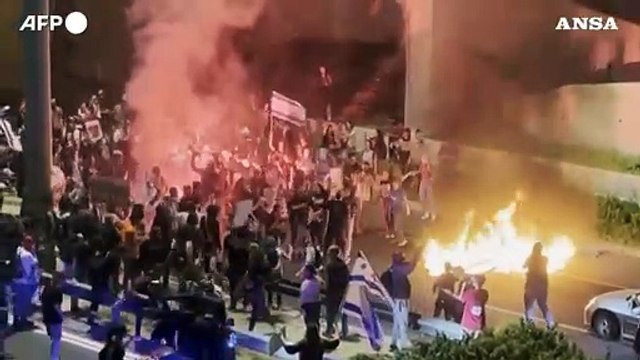 Gerusalemme, nuova protesta contro Netanyahu: scontri tra manifestanti e polizia
