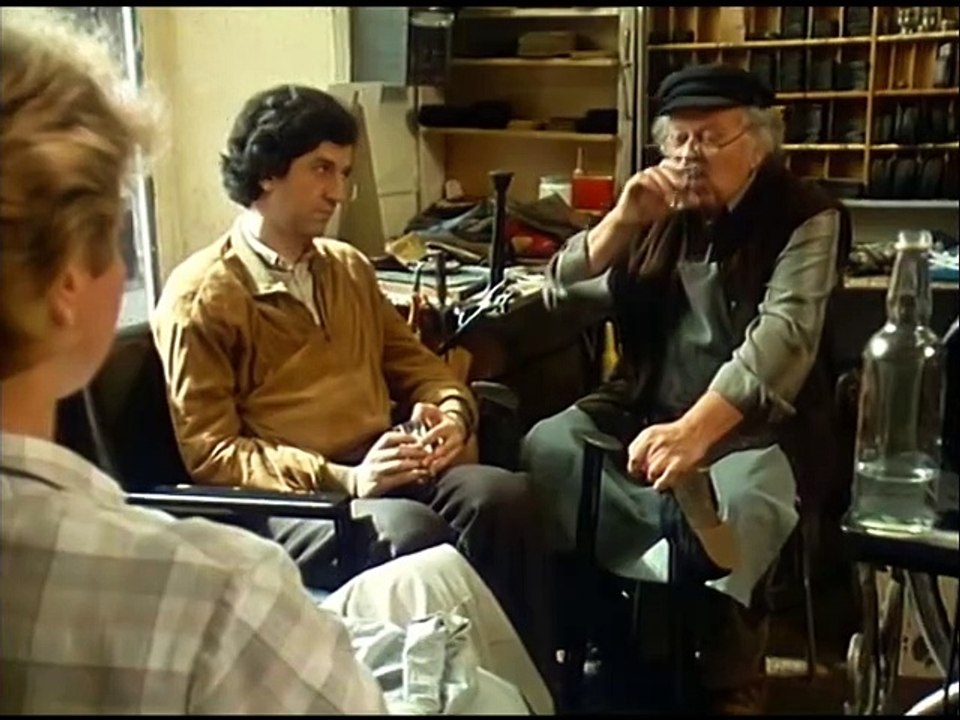 Drei Damen vom Grill - Ganze Serie - Staffel 6/Folge 11  'Faule Schecks' - 1985
