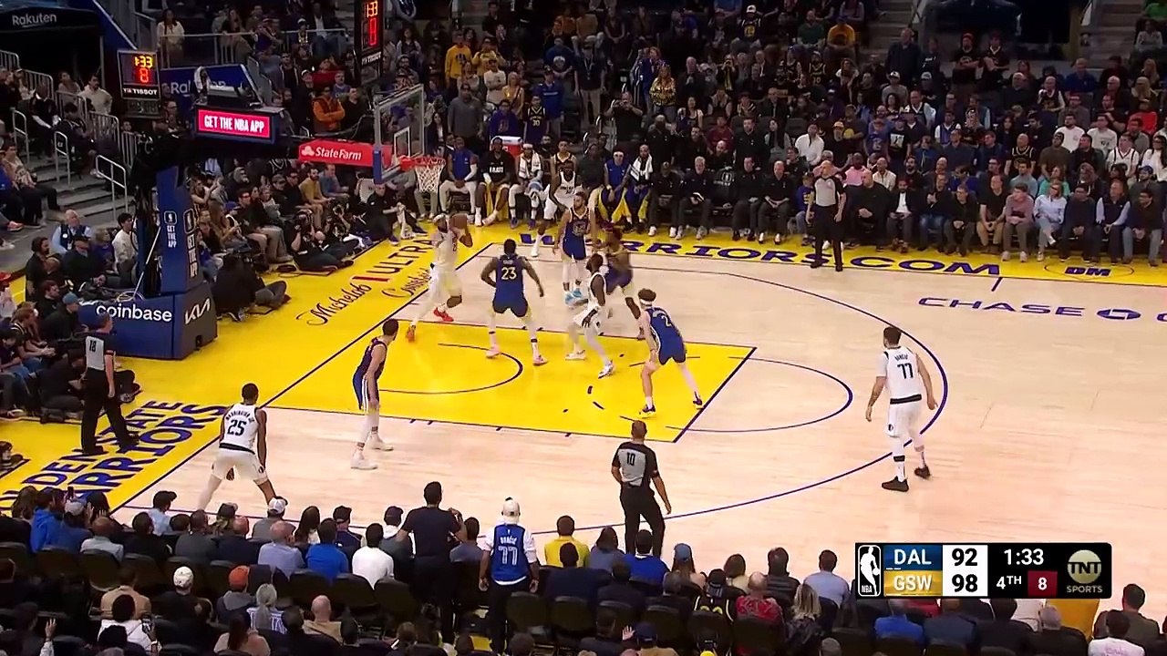 Draymond Green makes sensational rejection to seal Warriors win
