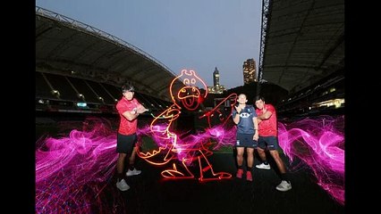 Rugby player-turned-artist cheers HK Sevens with dragon 'light painting'