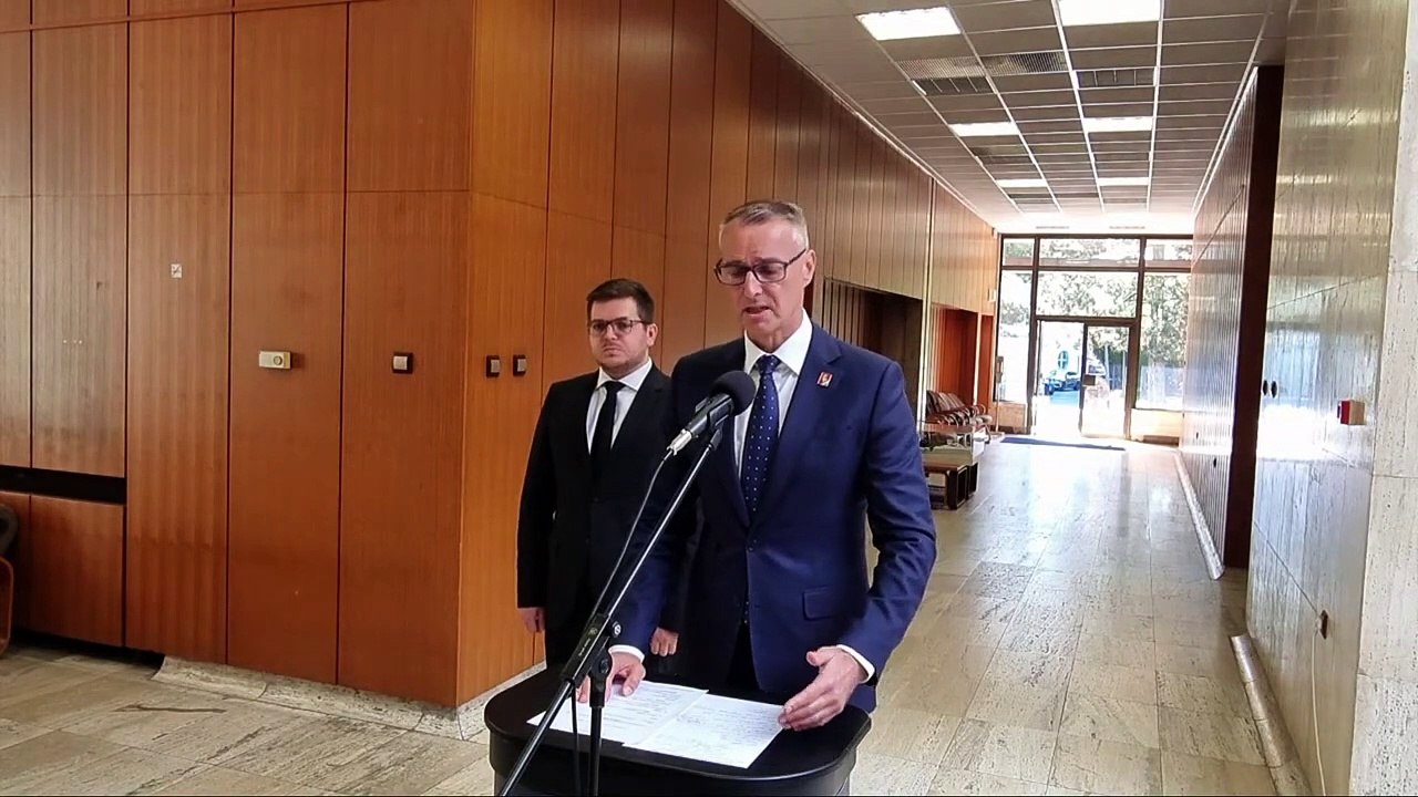 ZÁZNAM: Brífing investícií, regionálneho rozvoja a informatizácie SR R. Rašiho