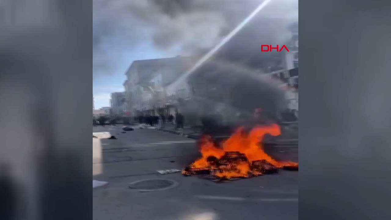 Olayların sürdüğü Van'a giriş-çıkışlar kısıtlandı