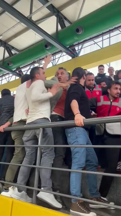 Gaziosmanpaşa'da ortalık karıştı! AK Parti ve CHP birbirine girdi