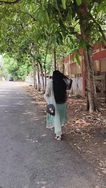 Niyum njanum