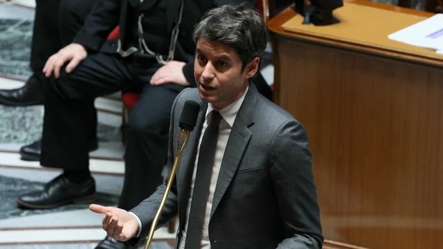 Gabriel Attal répond seul aux questions des députés à l'Assemblée nationale