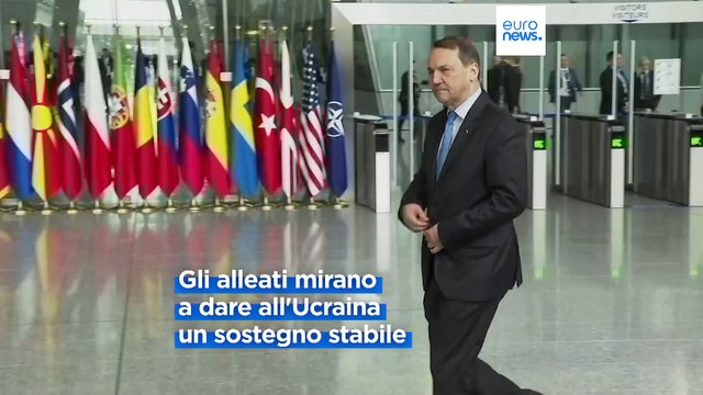 Vertice Nato a Bruxelles: Più soldi per l'Ucraina, più soldi per la difesa
