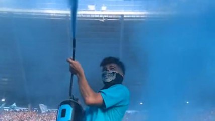 Coreografia pazzesca del Belgrano: lo stadio diventa azzurro