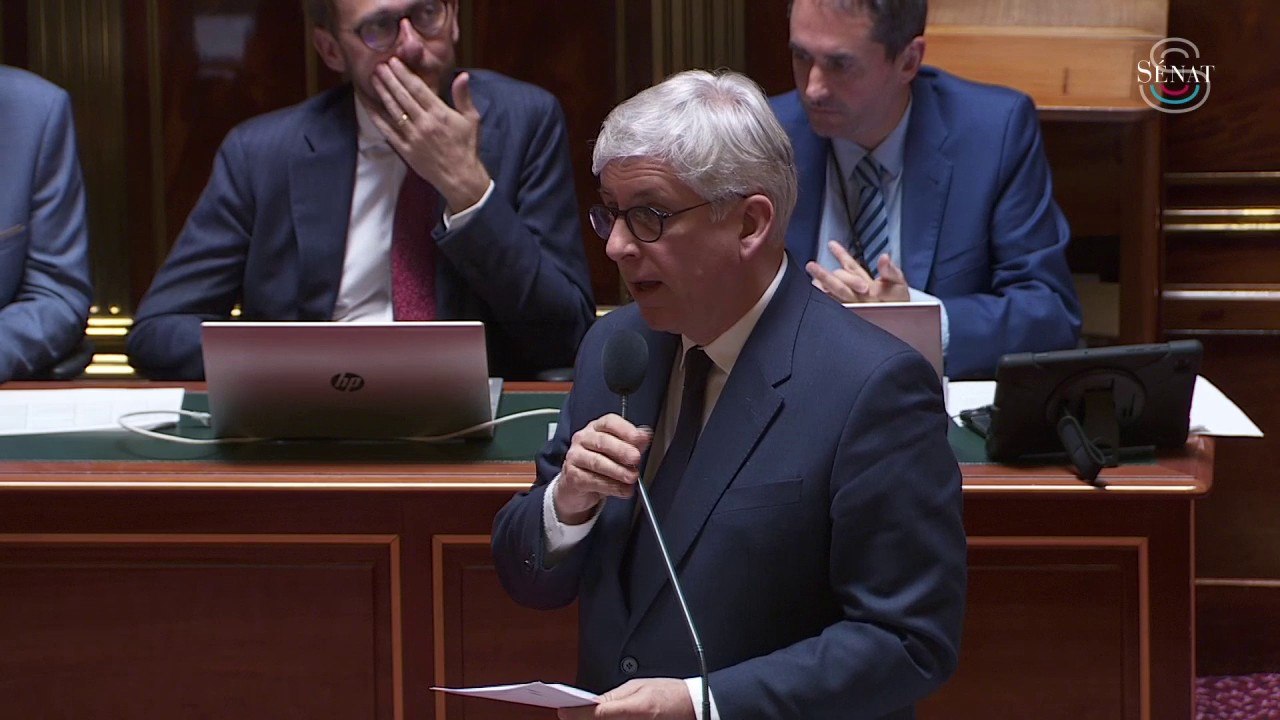 "130 inspecteurs vont être embauchés" afin de contrôler des établissements accueillant des personnes handicapées, explique Frédéric Valletoux