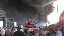 Ankara'da iş yeri yangınına çok sayıda itfaiye ekibi sevk edildi