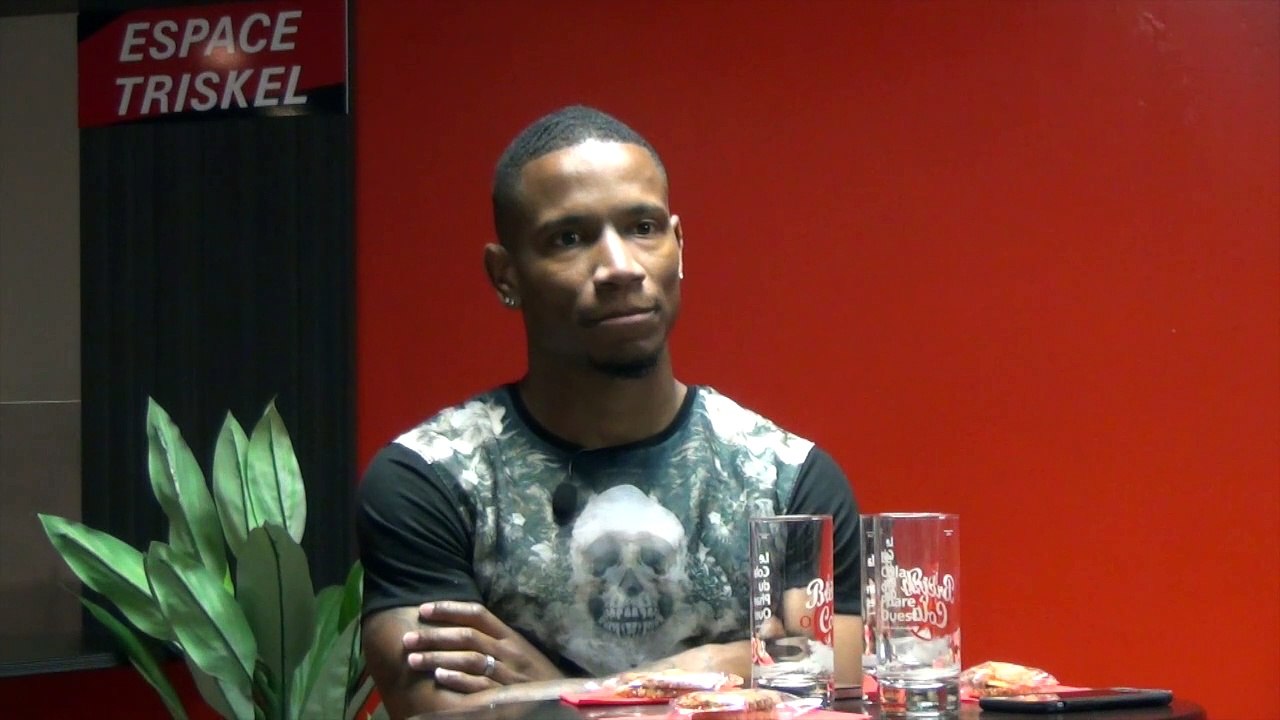 Claudio Beauvue à la rencontre de lecteurs de Ouest-France