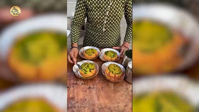 Ulta Vada Pav: The Flipside of Flavor! | Indian Street Food | #streetfood #fastfood #vadapav