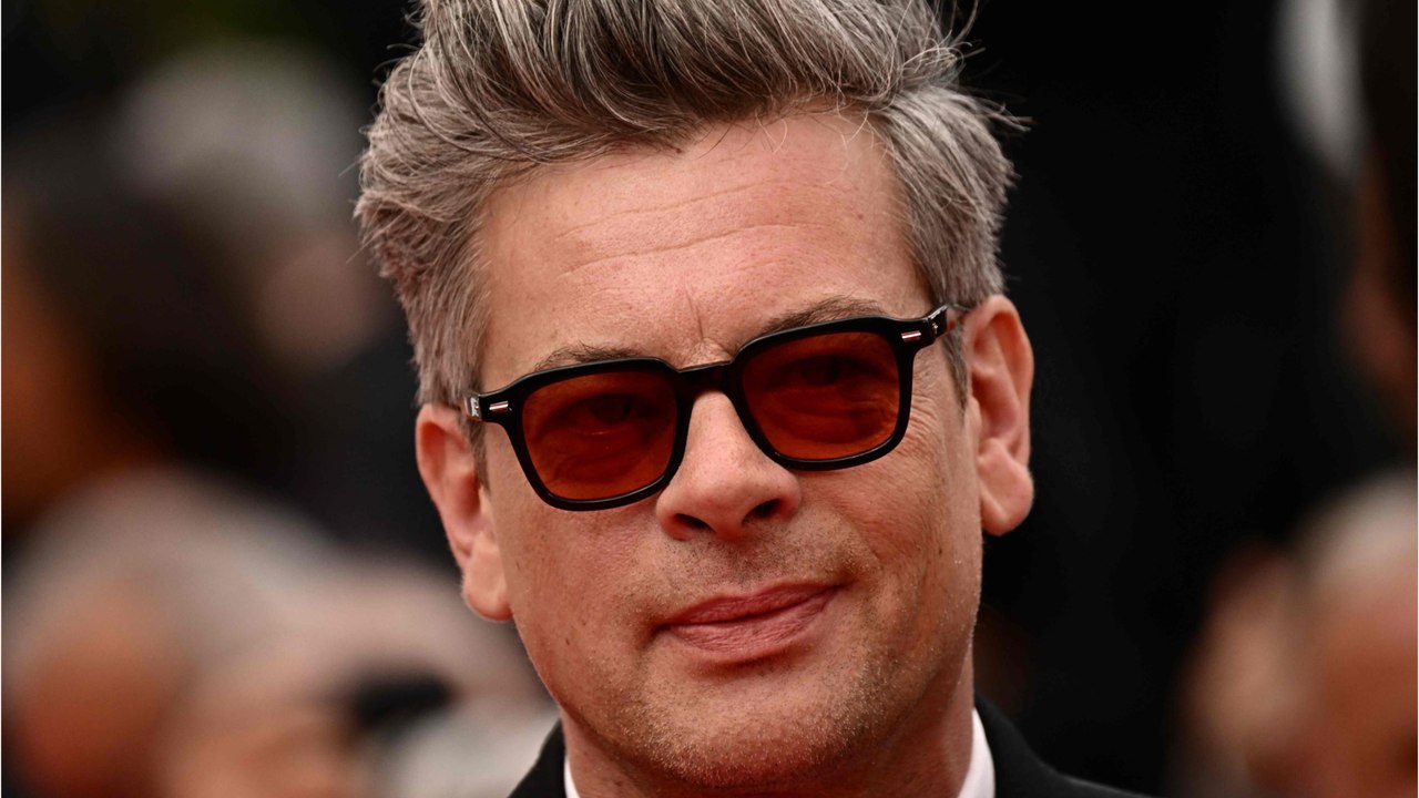 GALA VIDEO - Benjamin Biolay, 51 ans, imagine déjà sa fin de carrière : “Je me vois moins vieux chanteur”