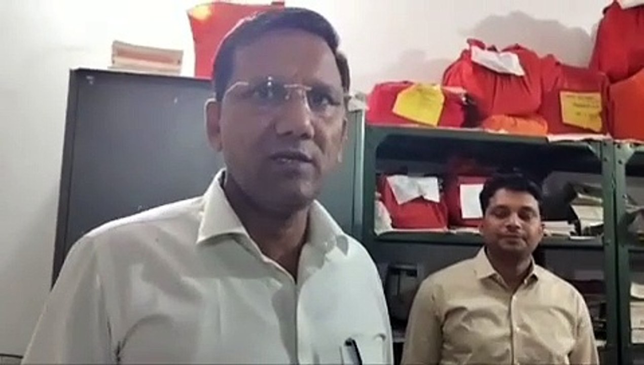 कार व घर से 1.85 लाख जब्त, चिकित्साधिकारी गिरफ्तार
