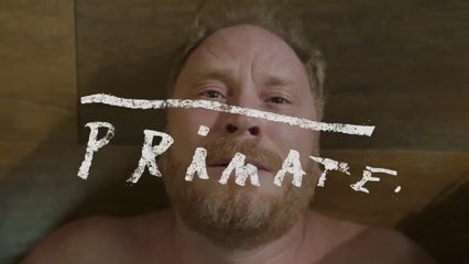 Primate (2022) Capítulo 1 – Primeros Eventos y Personajes Clave 🦍