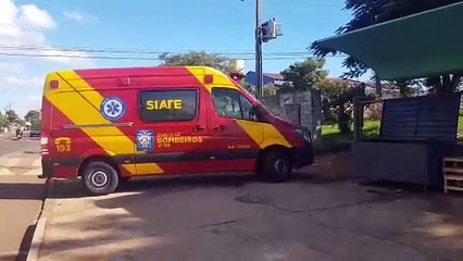 Tải video: Criança sofre laceração na perna enquanto brincava no parquinho do CAIC-II