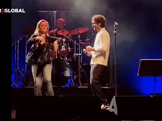 Demet Evgar ve Taner Ölmez aynı sahnede! Önce düet yaptılar, sonra halay çektiler...