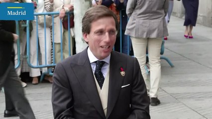 La llegada de Almeida y Teresa Urquijo a su boda