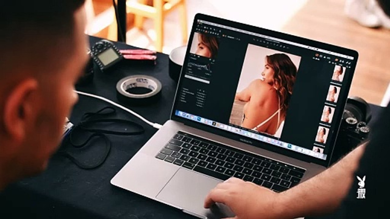 Backstage shooting Daniela Cardenas