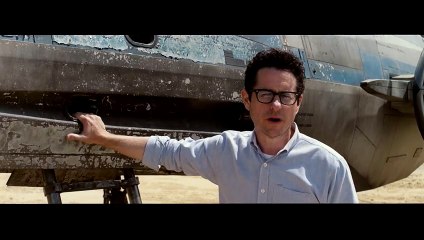 J.J. Abrams sul set con uno Z-95 Headhunter