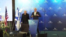 Adversário de premiê israelense pede eleições antecipadas