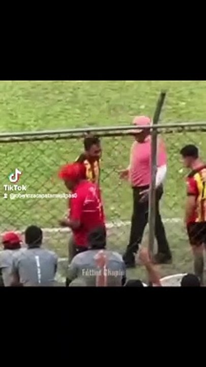 Técnico del deportivo Zacapa agrede a su propio jugador