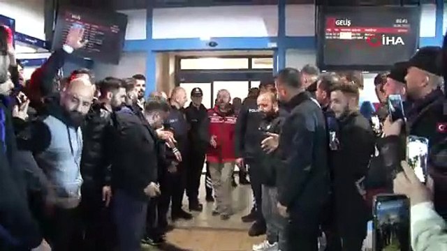 Taraftardan Trabzonspor'a coşkulu karşılama