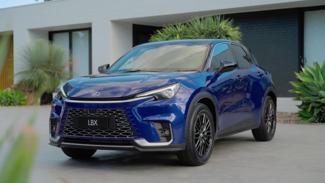 Der Neue Lexus LBX - Der Kühlergrill