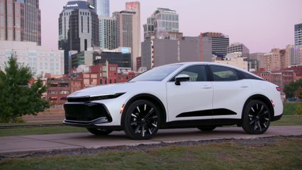 2024 Toyota Crown: The Ultimate Sedan of the Year 🚘