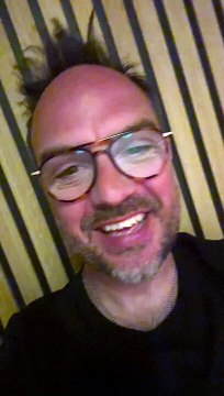 Jarry annonce qu'il quitte déjà le jeu de France 2 Tout le monde veut prendre sa place : Ca prend énormément de temps, j'ai peu vu mes enfants et je veux faire une tournée - Regardez