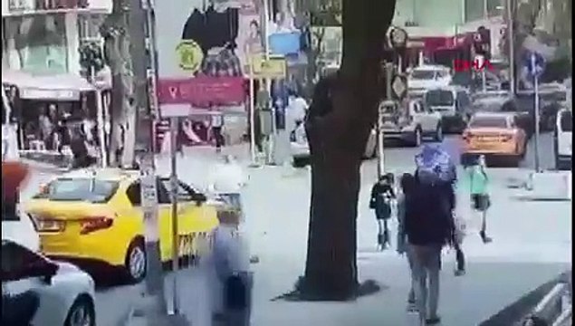 İstanbul’da taksici dehşeti! Yumrukladı burnunu kırıp kaçtı