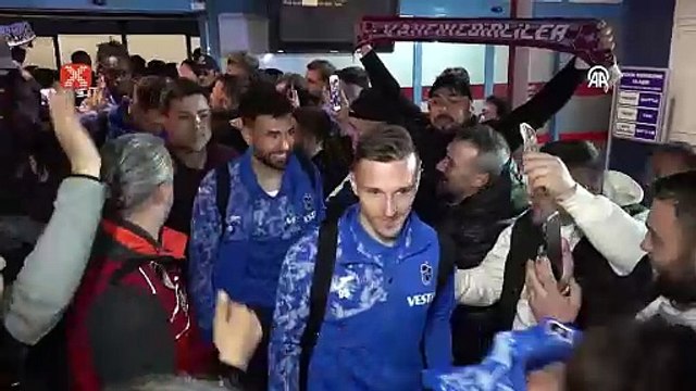 Trabzonspor kafilesine coşkulu karşılama